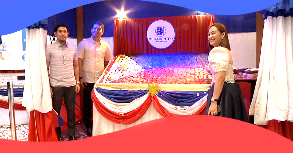 Watawat na gawa sa ibat-ibang uri ng kakanin, itinampok ng SM Mega Center sa pagdiriwang ng Araw ng Kalayaan