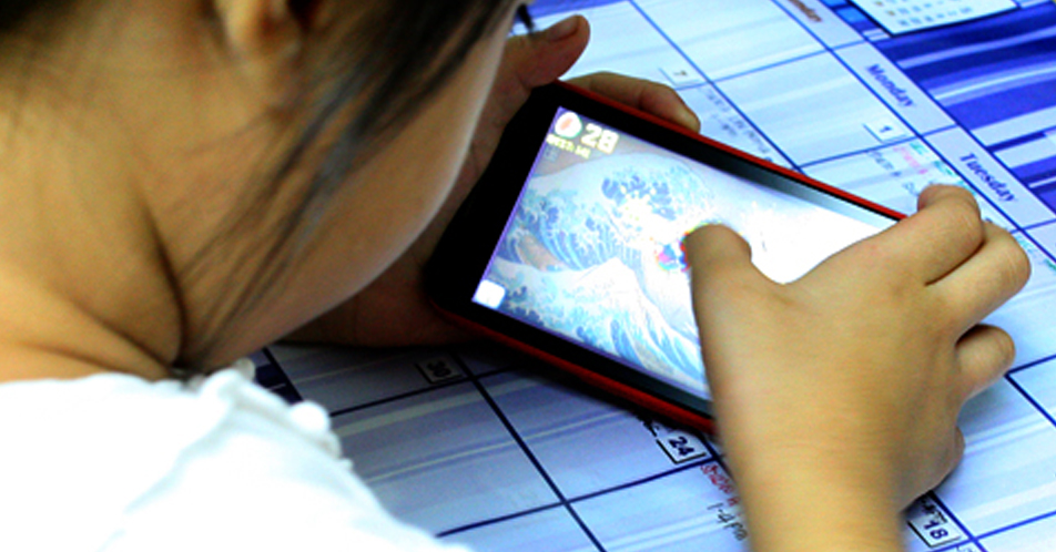 Digital gadgets, maaaring makasama sa kalusugan ng mga bata – DSWD