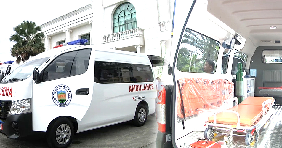 Dalawang ambulansya, tinanggap ni Governor Umali mula sa CE CASECNAN Water and Energy Company Inc.